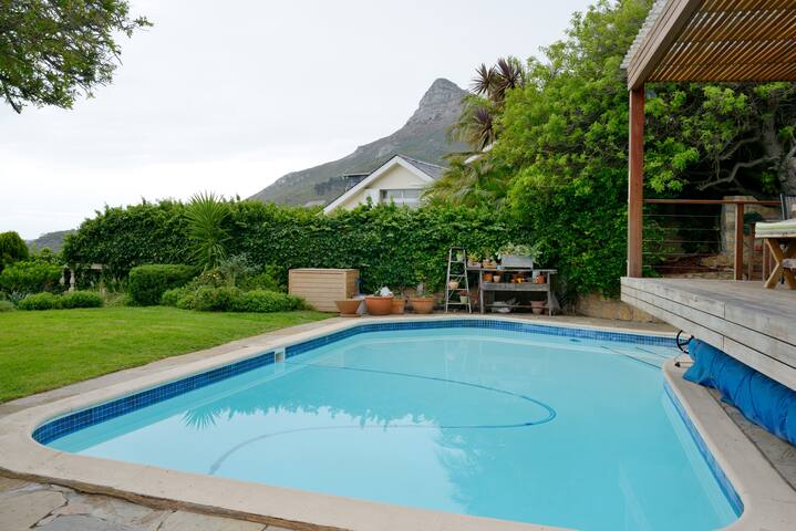 Woodford Villa gallery image 3