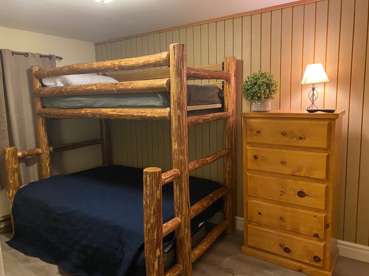 Kitanda cha ghorofa na usingizi wa mwenendo wa 4