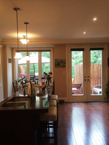 Luxury House – Toronto Upper Beaches gallery image 5