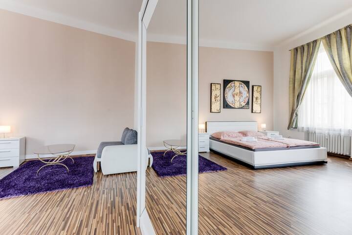 Amazing LUXURY “Gautama” Apartment gallery image 3