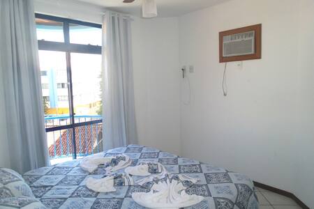 Bem localizado, a poucos passos da praia!