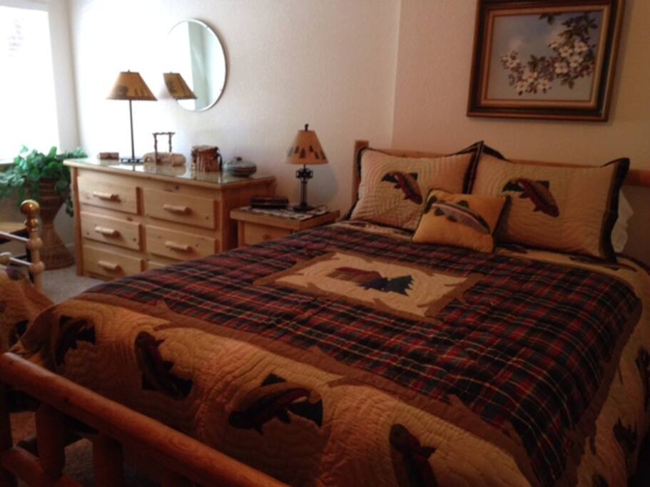 Upstairs bedroom #2 with double bed and single trundle bed with pull out twin bed, great for kids