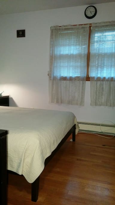 Studio with queen size bed