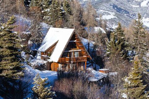 Chalet Coeur-De-Loup and spa 12p  in Praloup 1580