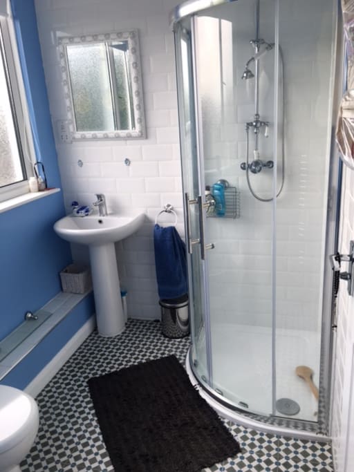 en-suite bathrood