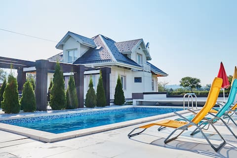Villa Zaara- home with private pool