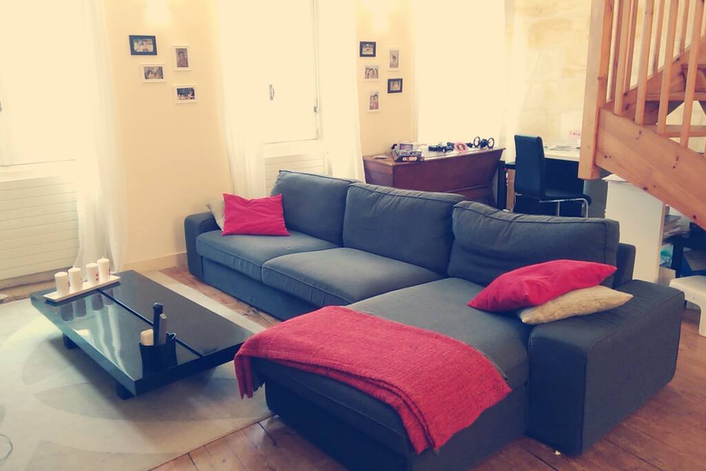 Canapé et bureau
