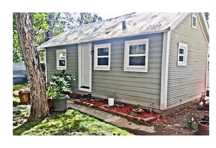 Cozy Casita Close to Everything!