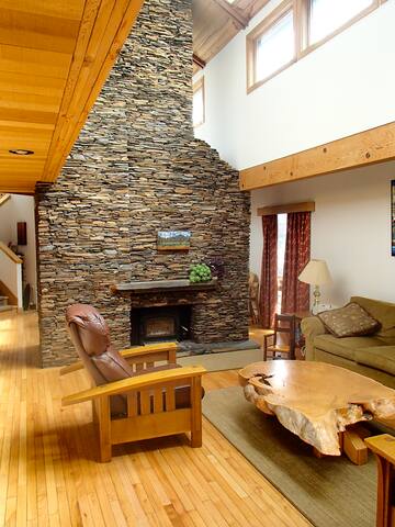 Downtown Mountain Chalet