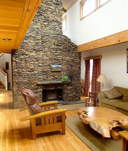 Downtown Mountain Chalet