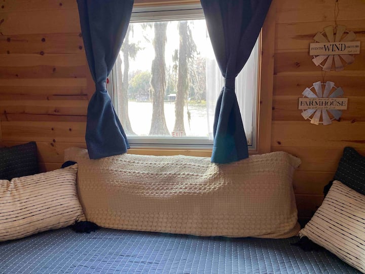 Lakefront Farm Tiny Home - Tampa, FL