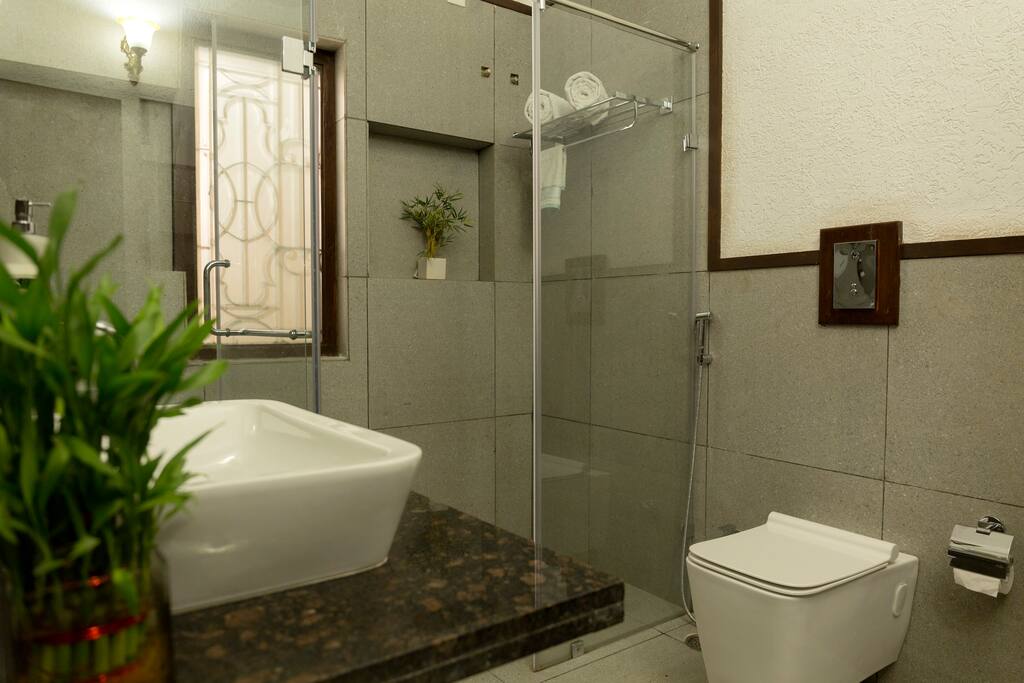Bandhej - Bathroom