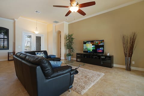 Successful Airbnb property: Luxury Vacation Home with a dream view in Cape Coral / Fort Myers