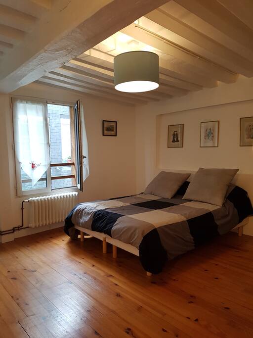 Une première chambre