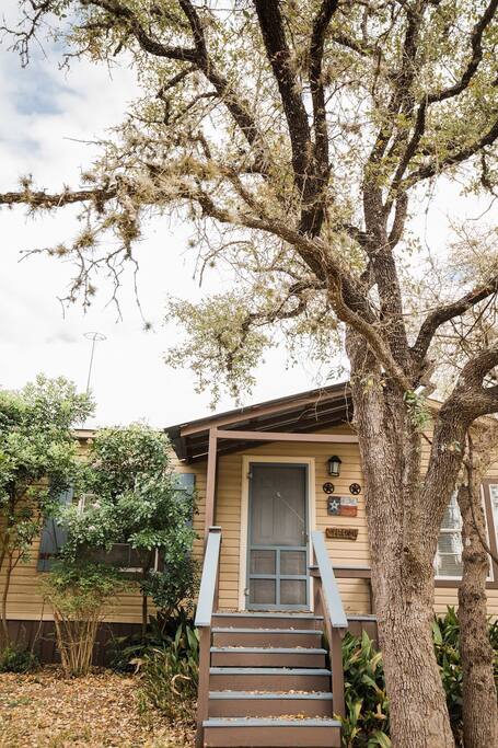 Deerview Cabin Front Entrance