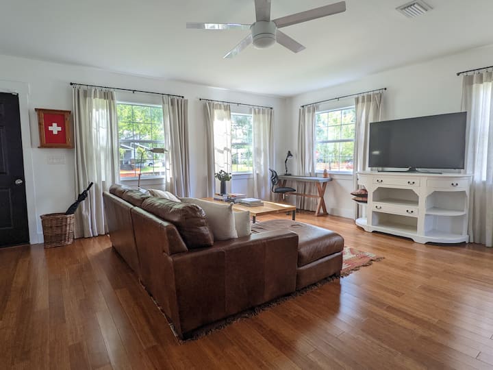 The Blue House Old Seminole Heights Charm Houses for Rent in Tampa