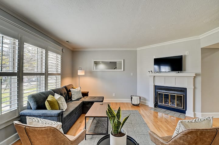 Modern Townhome - Indianapolis, IN
