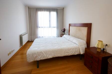 Agradable, Muy Soleado y Céntrico ,wifi, cama 1,50