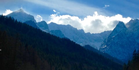 Top performing Airbnb: Cosy Luxury Apartment in Garmisch Partenkirchen