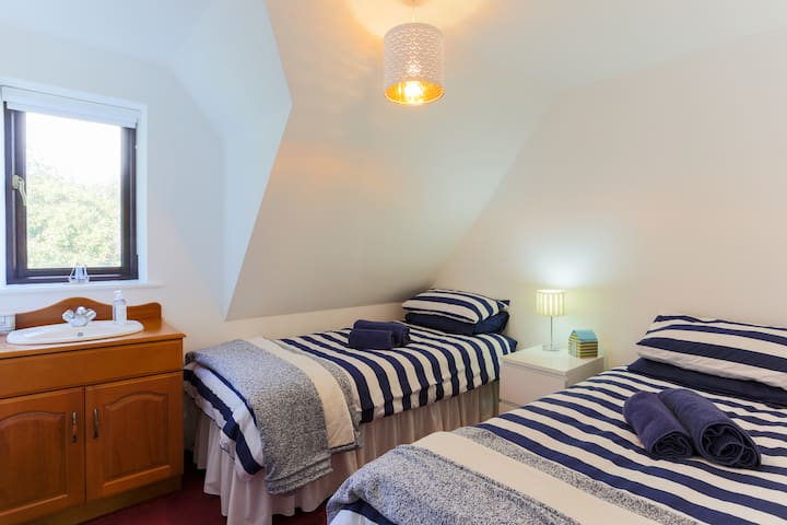 Chambre double confortable avec vue sur le jardin clos (chambre n ° 4 au premier étage)
