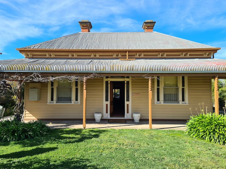 Benalla Holiday Rentals & Homes Victoria, Australia Airbnb