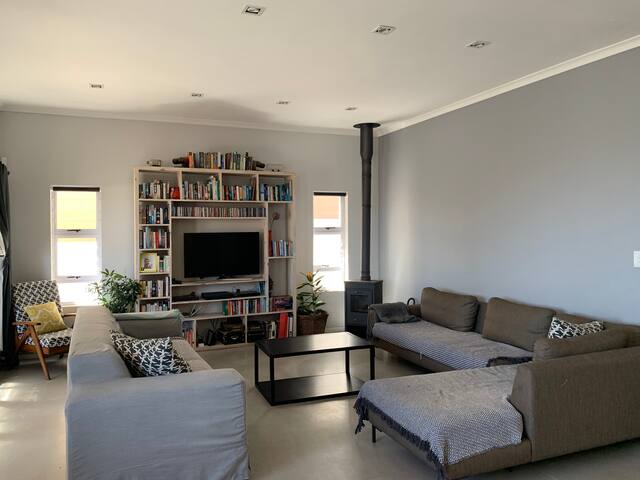 Modern Entertainer’s Dream (with Solar Power) gallery image 3