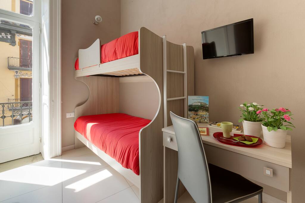 Letto a castello di Porta Nolana