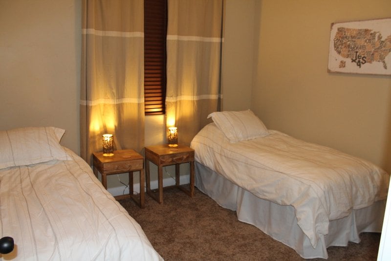 3. spavaća soba s 2 odvojena kreveta i velikim ormarom