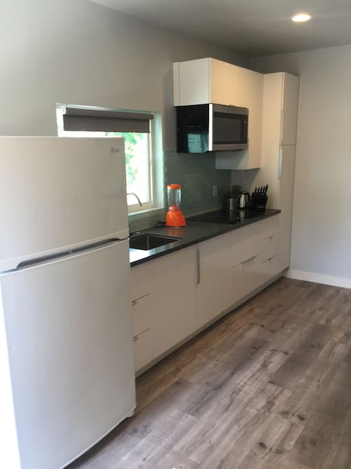 Completely new kitchen area/appliances