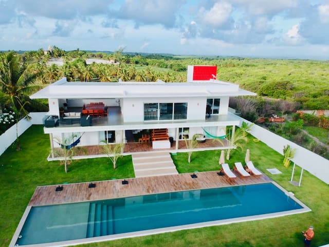 Entire home with 5 bedrooms in Tibau Do Sul - Villa vue océan, piscine géante à 100m de la plage