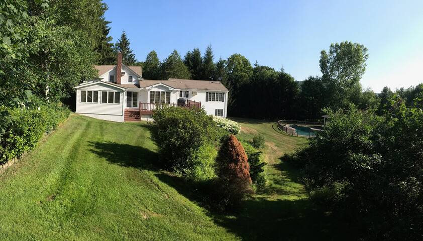 Serene Private Estate w/ Pool, Tennis and Yoga