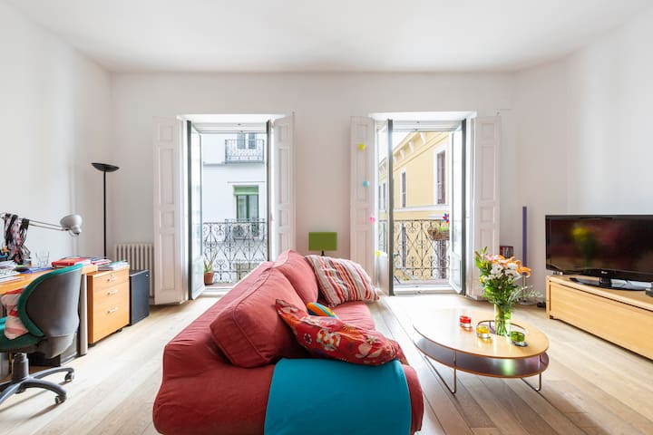 Gran piso, con encanto, en el Madrid histórico