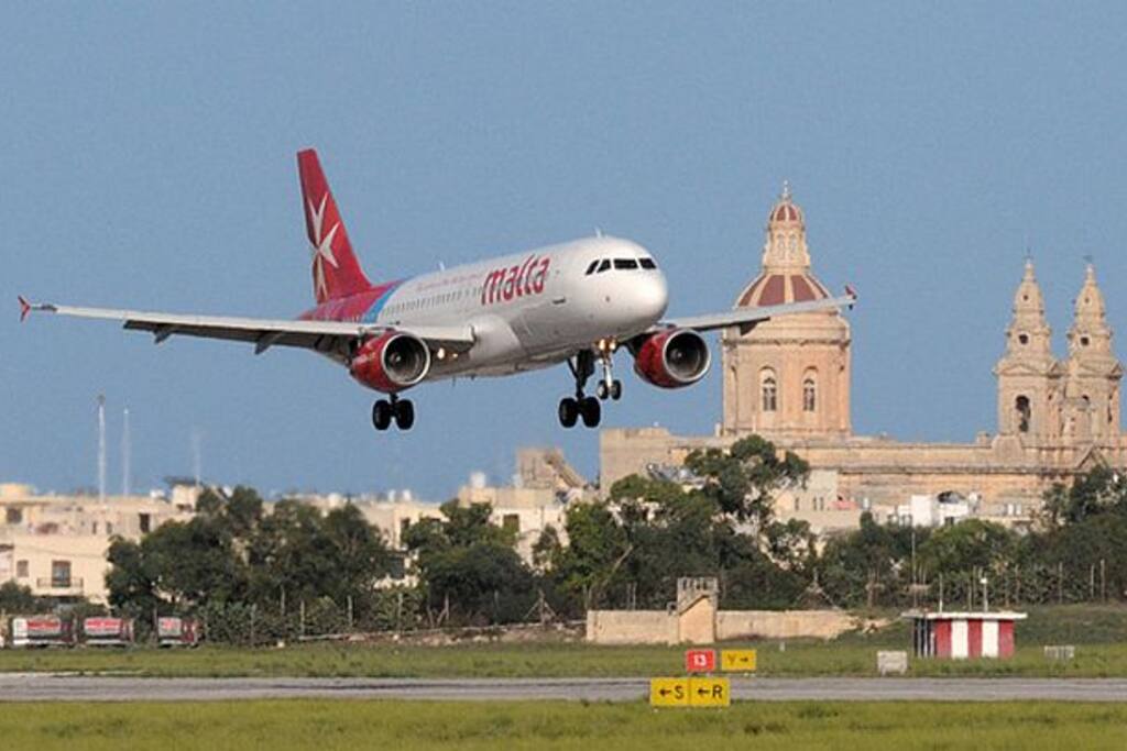 5 minutes away from Malta International Airport on foot - there is no need to book a taxi. Just cross the road!