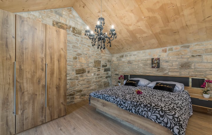 Apartamenti 4 - kati i dytë - Dhoma e gjumit 2 - Krevat dopio i rehatshëm.