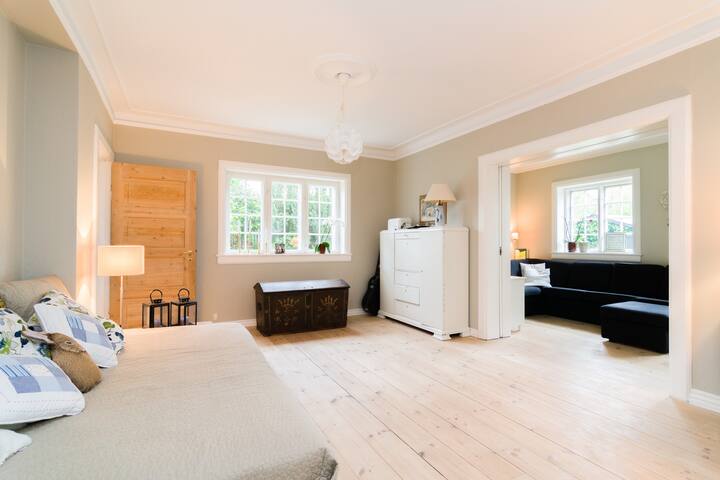 Iidyllic house – 10 minutes walk to beach & center gallery image 2