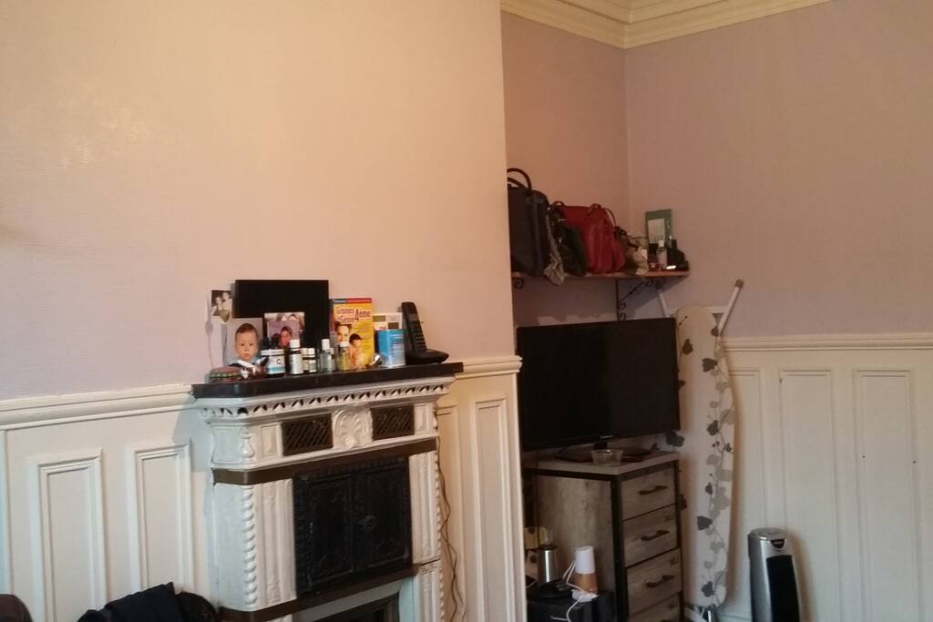 Chambre avec télévision