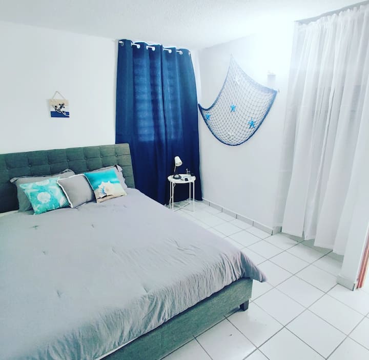 1 room, Netflix, Wifi, A/C, near the beach. Apartments for Rent in