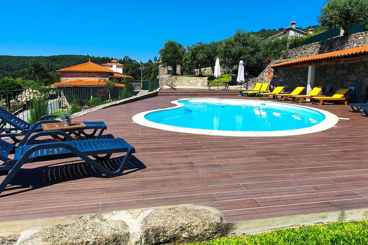 Piscina y casa ajardinada en Ponte de Lima - Villas en alquiler en Ponte de  Lima, Viana do Castelo District, Portugal - Airbnb