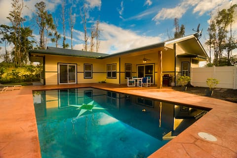 Affordable Luxury, private pool on Kaloli Point