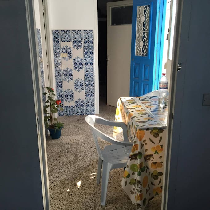 entrée directement sur la rue