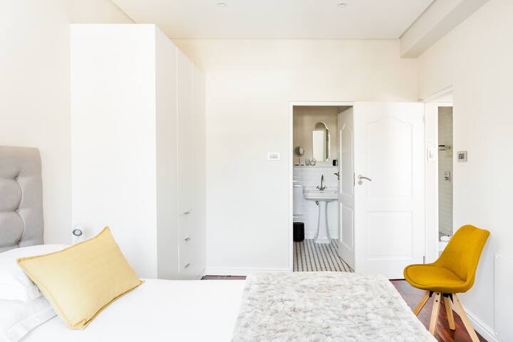 Admire Table Mountain from an Apartment in Historical Centre gallery image 4