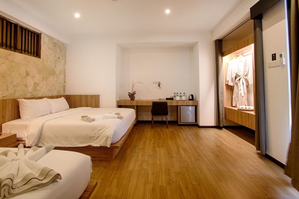 2 King Bed (4 persons)