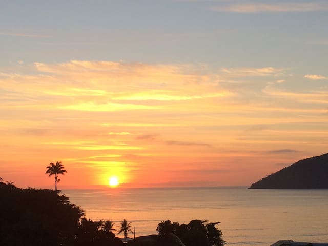 Lindo terraço de frente para o mar