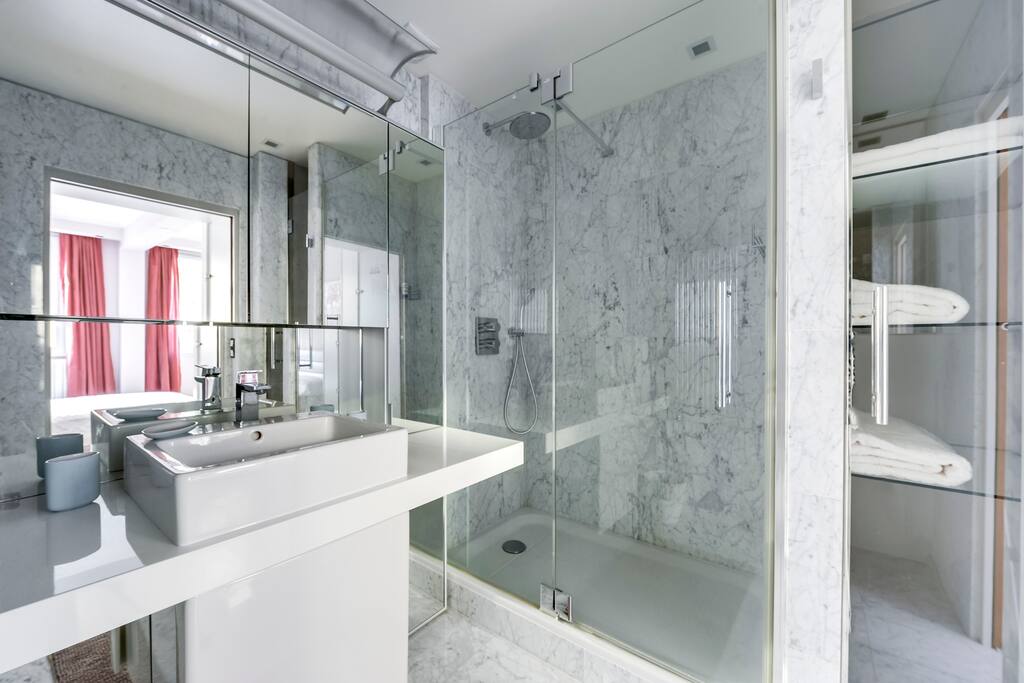 Master bedroom bathroom