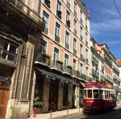 The Ultimate River View Balcony Apartment gallery image 5