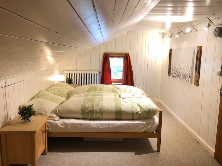 bedroom with a double bed
Schlafzimmer mit Doppel Bett