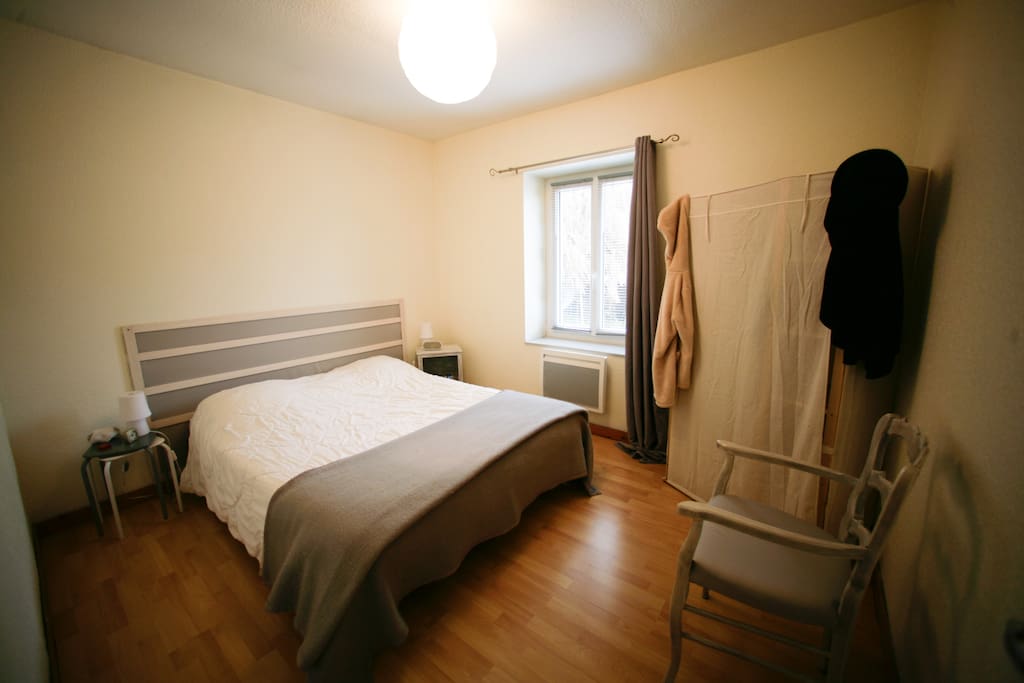 Chambre 1 avec lit de 160 cm