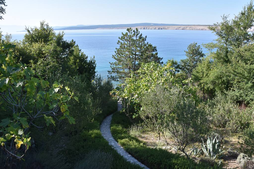 Private pathway to the beach