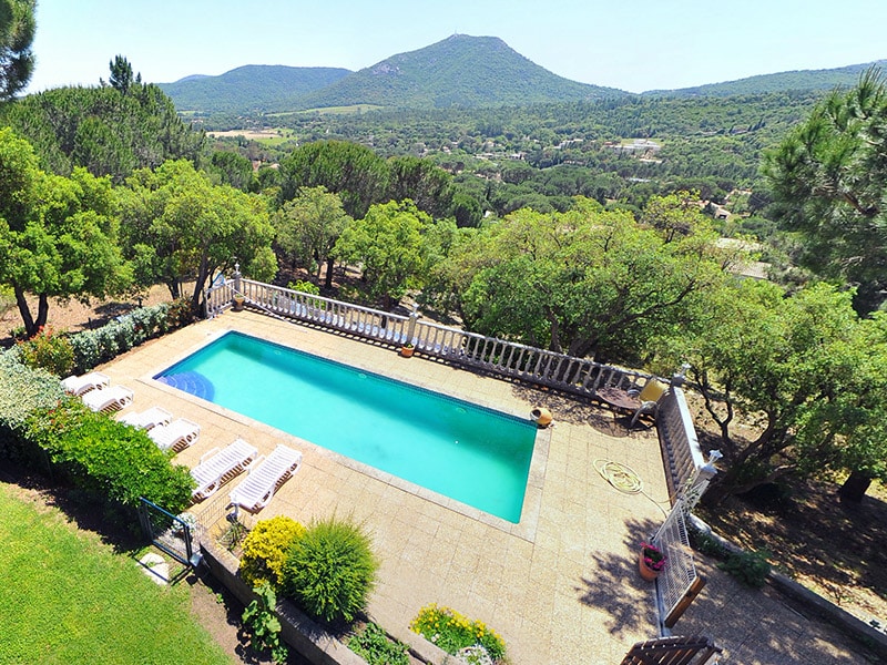 Beliebte Airbnb-Anzeige: Provençal villa with pool (Gulf of St-Tropez) in Le Plan De La Tour