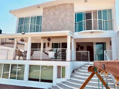 Beautiful house in Tequesquitengo, very spacious.